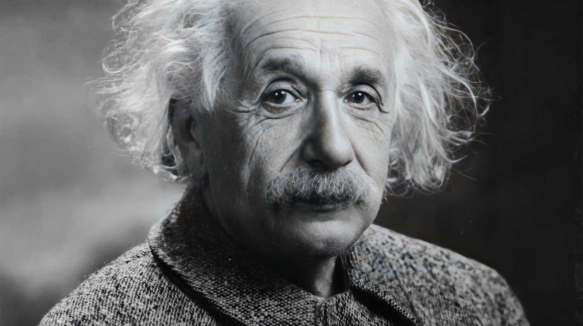 Albert_Einstein_1947_